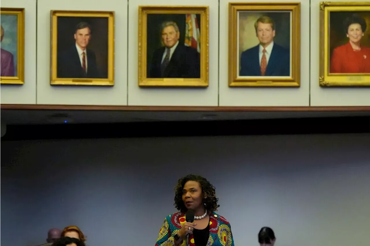 Florida's Redrawn Congressional Map Threatens Democratic House Seats Ahead of Midterms