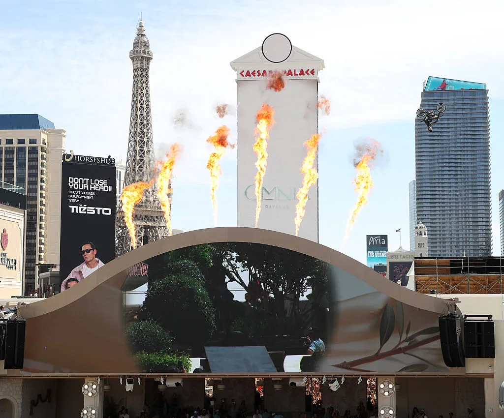 Houston Billionaire Moves to Acquire Caesars Entertainment in $17.6 Billion Deal