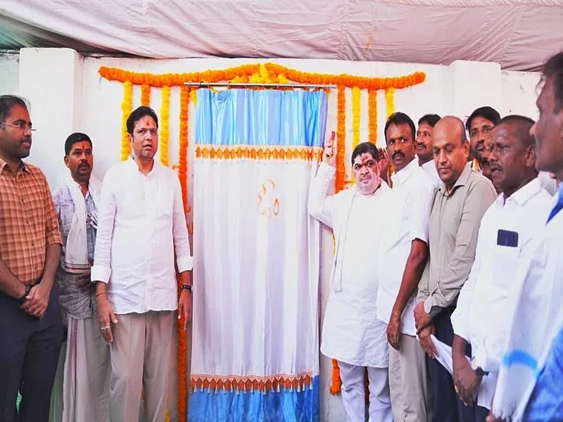 Telangana Plans RTC Merger After Trade Union Elections, Transport Minister Confirms