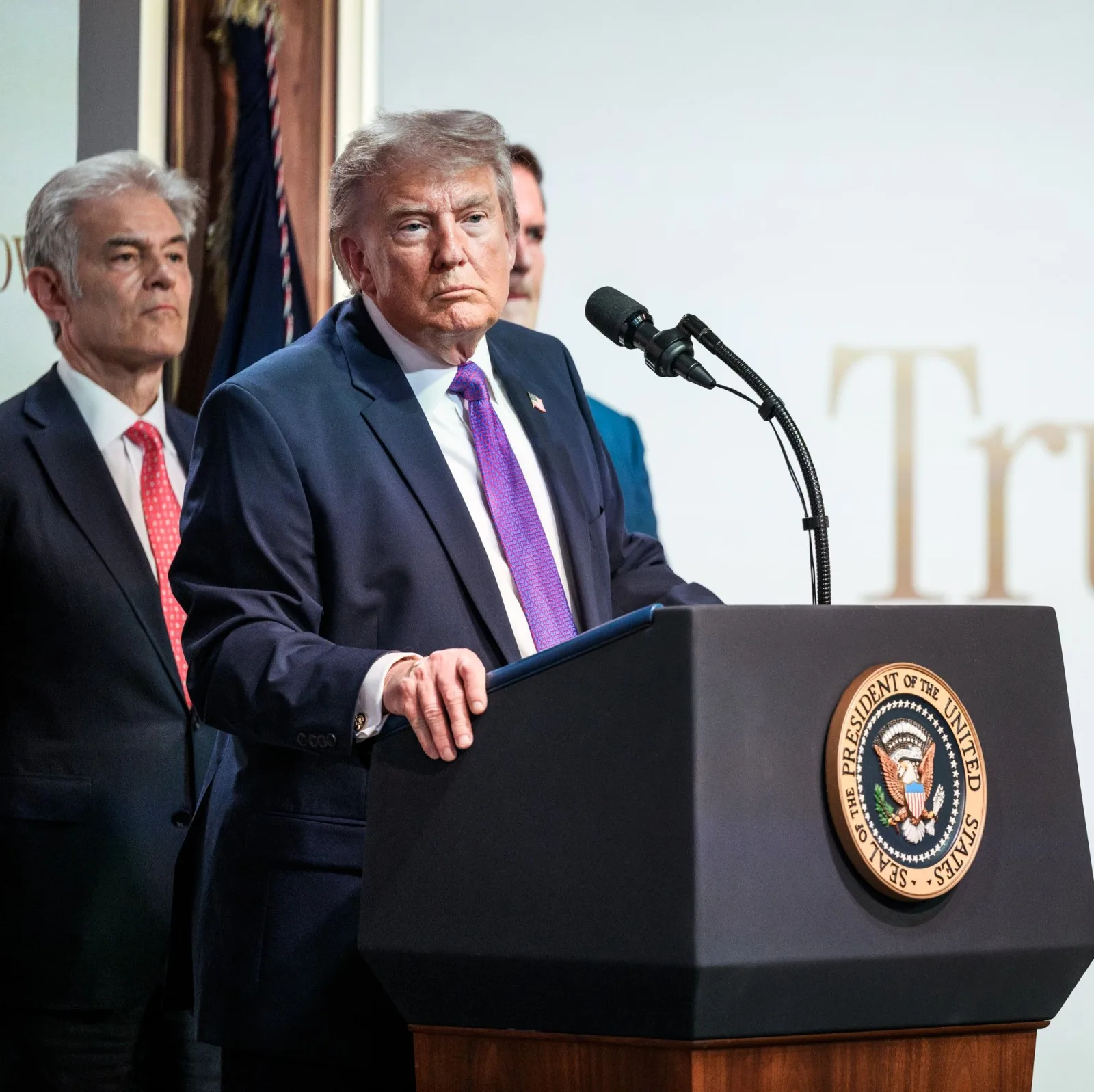 Trump Signals Progress on Iran Nuclear Deal While Keeping Military Option Open