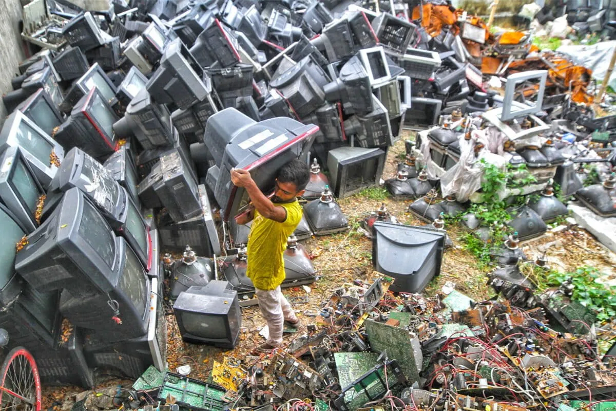 Bangladesh Emerges as Net Importer of E-Waste Amid Weak Regulation and Enforcement