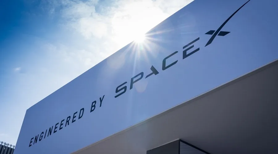 Brokers and Crypto Platforms Clash Over Access to SpaceX’s Historic IPO