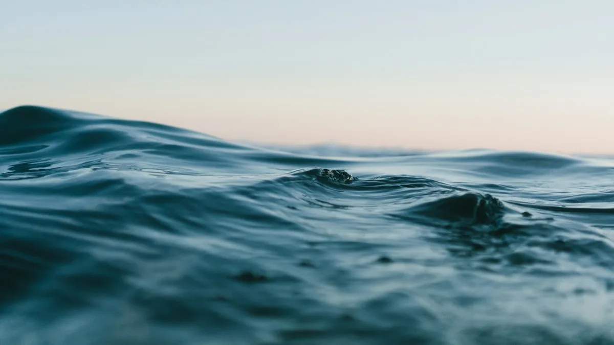 China Launches World’s First Offshore Wind-Powered Underwater Data Center