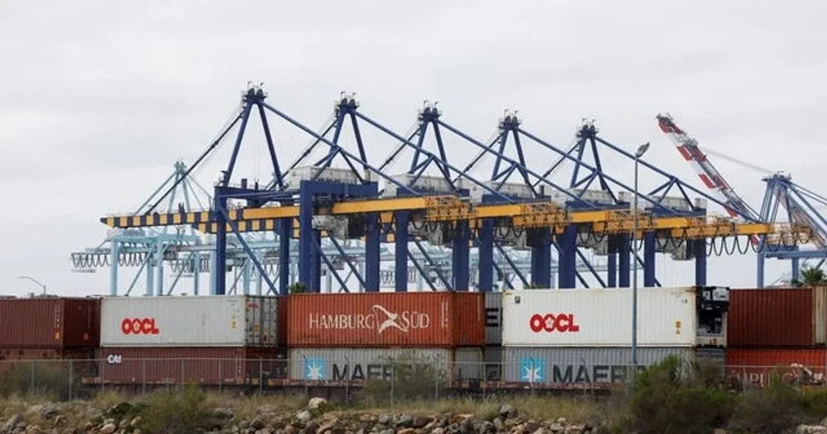 Judge urges accelerated refunds of unlawful tariffs to small importers