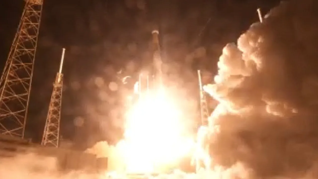 SpaceX launches 29 Starlink satellites from Florida to expand global internet coverage