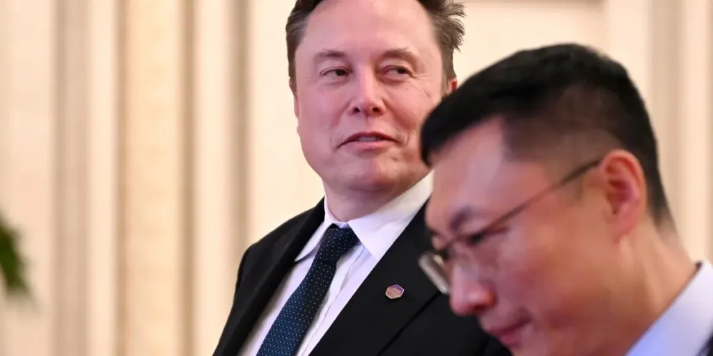 SpaceX’s IPO Amendment Signals Potential $60 Billion AI Acquisition and Equity for Insiders