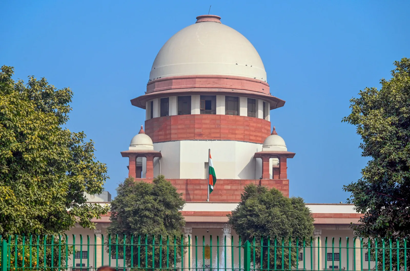 Supreme Court Overturns Bank Auction Due to Payment Rule Breach, Allows Heir to Redeem Property