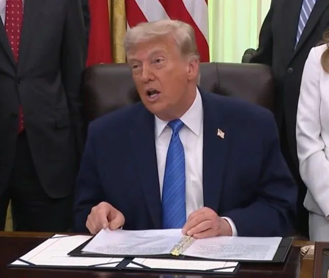 Trump Questions Future of USMCA, Emphasizing U.S. Leverage Over Canada and Mexico