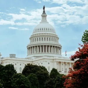 US Senators Urge Regulators to Establish Clearer Capital Rules for Crypto Banking Activities