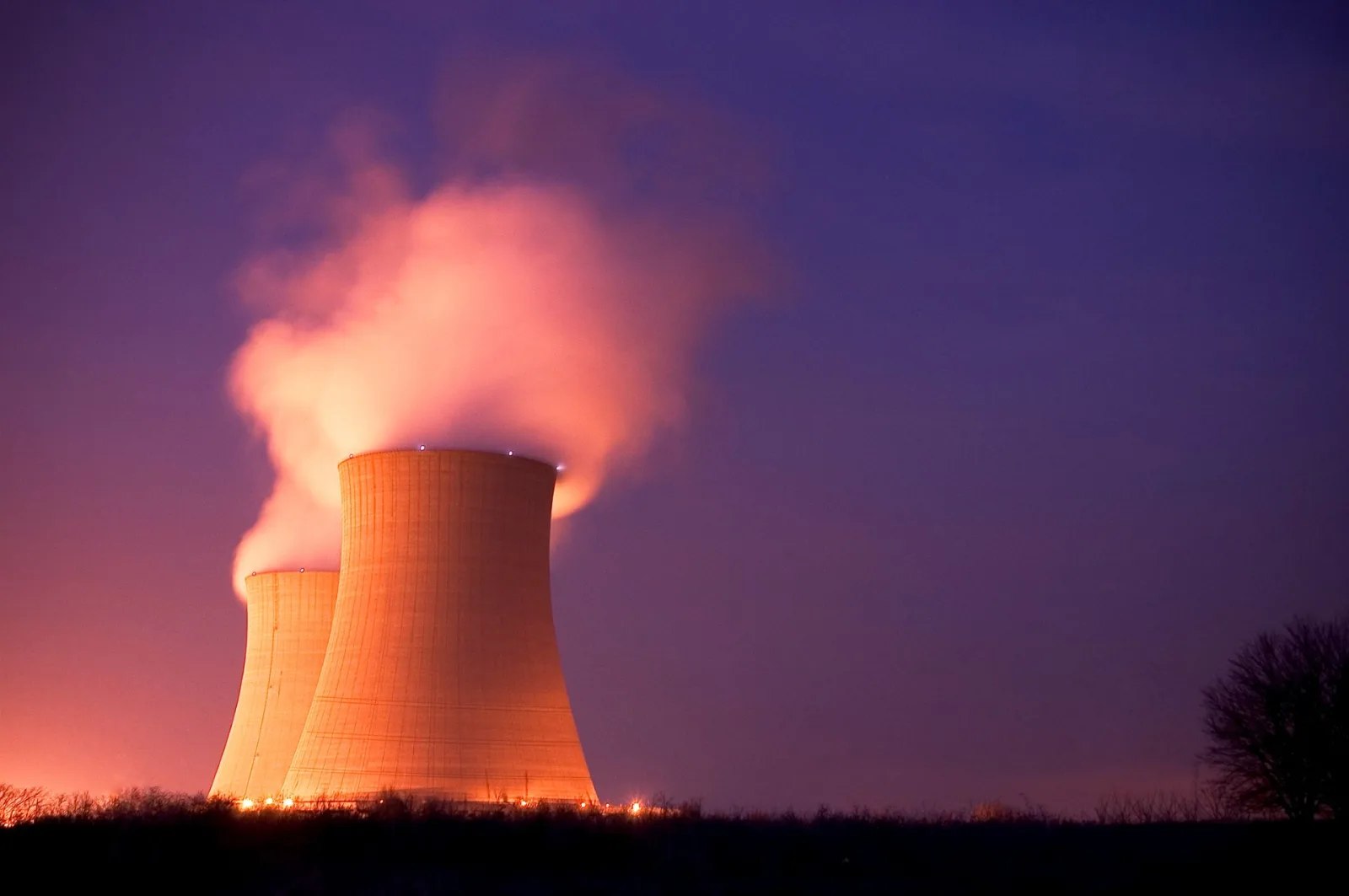 Arizona utilities continue exploring nuclear power sites despite losing federal grant