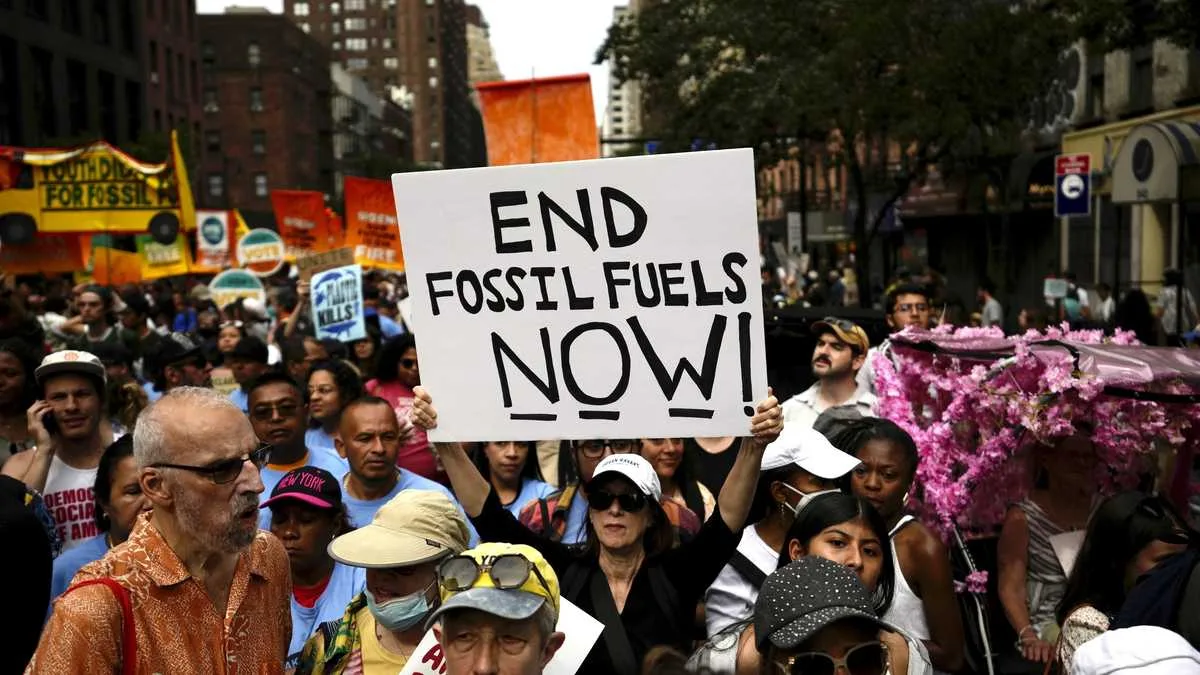 Bernie Sanders Criticizes Fox News for Not Linking Heat Waves to Climate Change