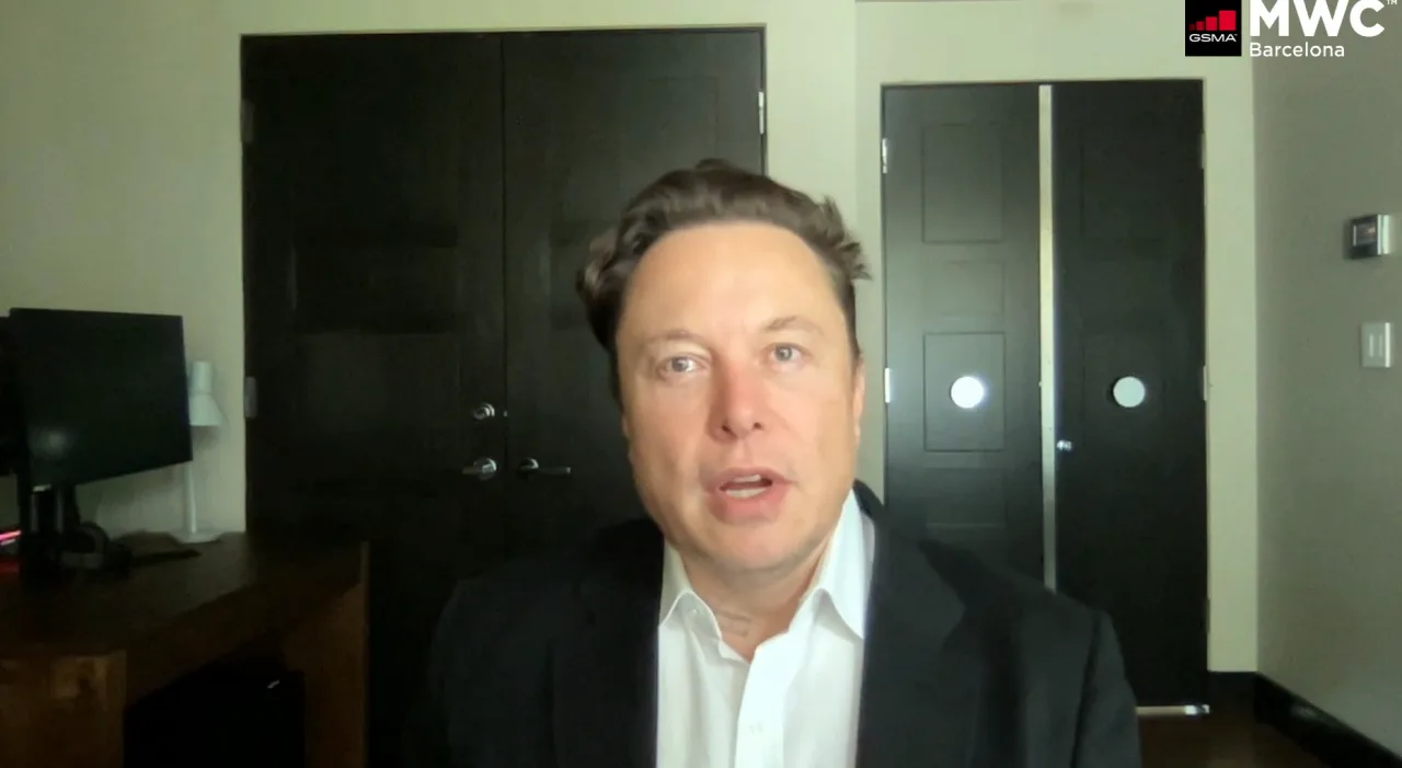 Elon Musk Denies SpaceX Showed Investors New AI Device Ahead of IPO Amid Speculation