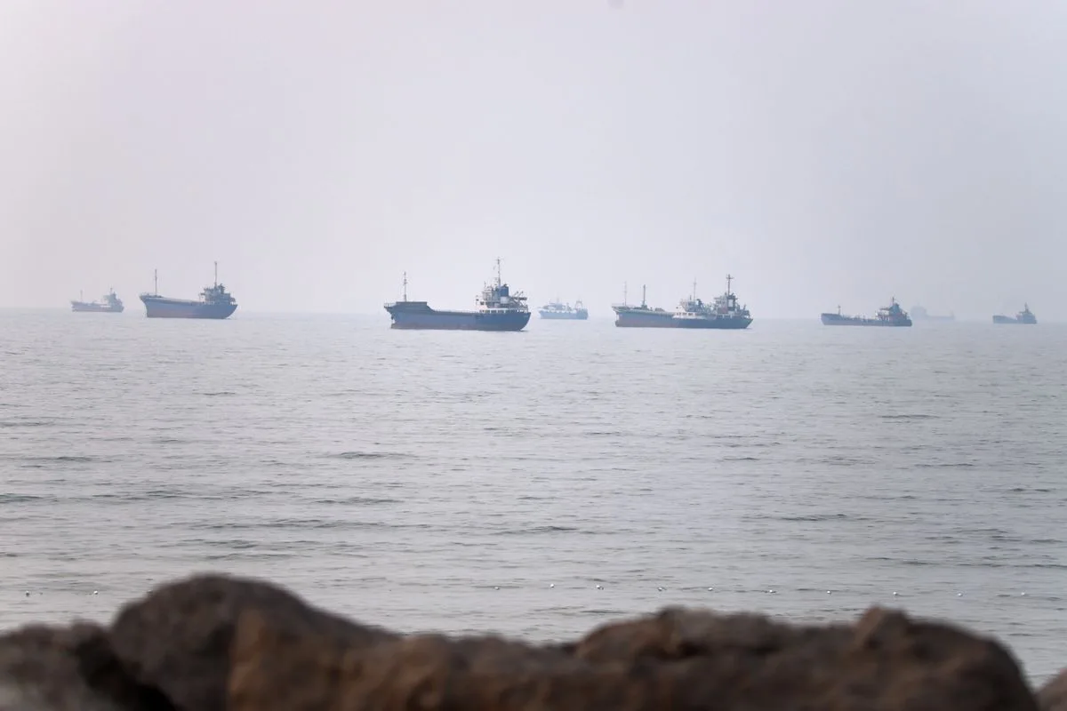 Iran demands oil tankers follow designated routes in Strait of Hormuz under threat of force
