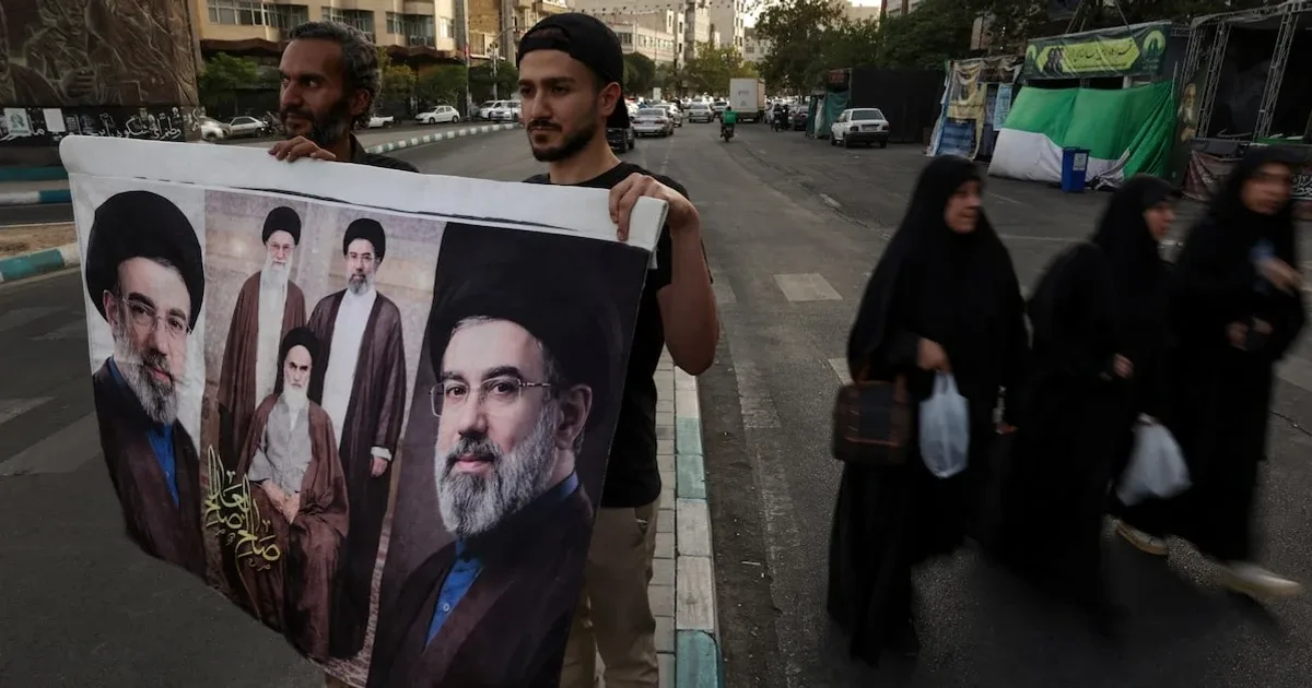 Iran Holds Large-Scale Funeral for Slain Supreme Leader Amid Wartime Power Shift