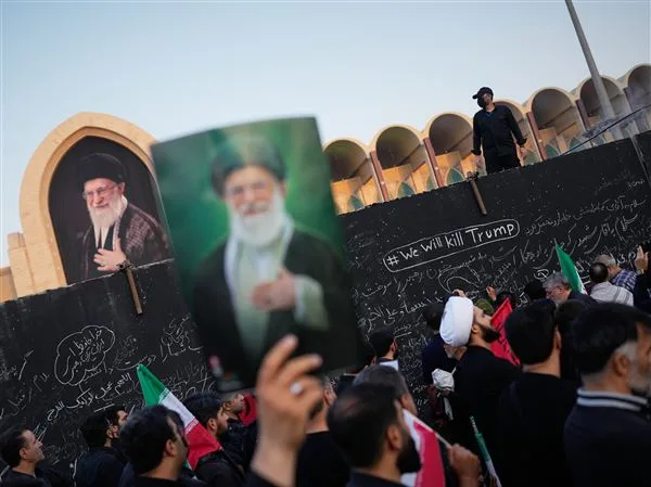 Iran Holds Multi-Day Funeral for Supreme Leader Ali Khamenei Following His Death in Conflict