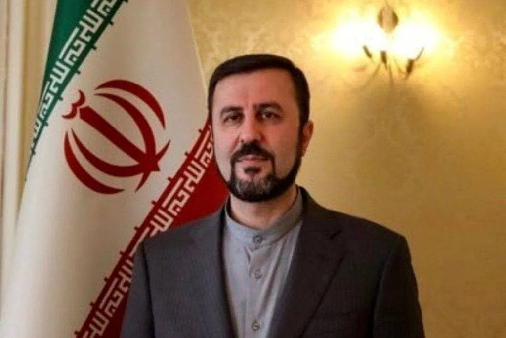 Iran Issues Strong Warning Against Foreign Military Presence in Strait of Hormuz