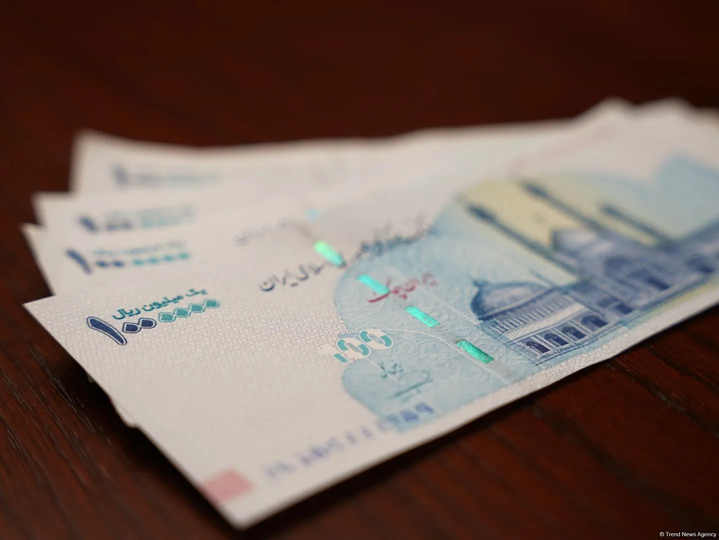 Iran’s Central Bank Adjusts Official Exchange Rates, Rial Weakens Against Major Currencies