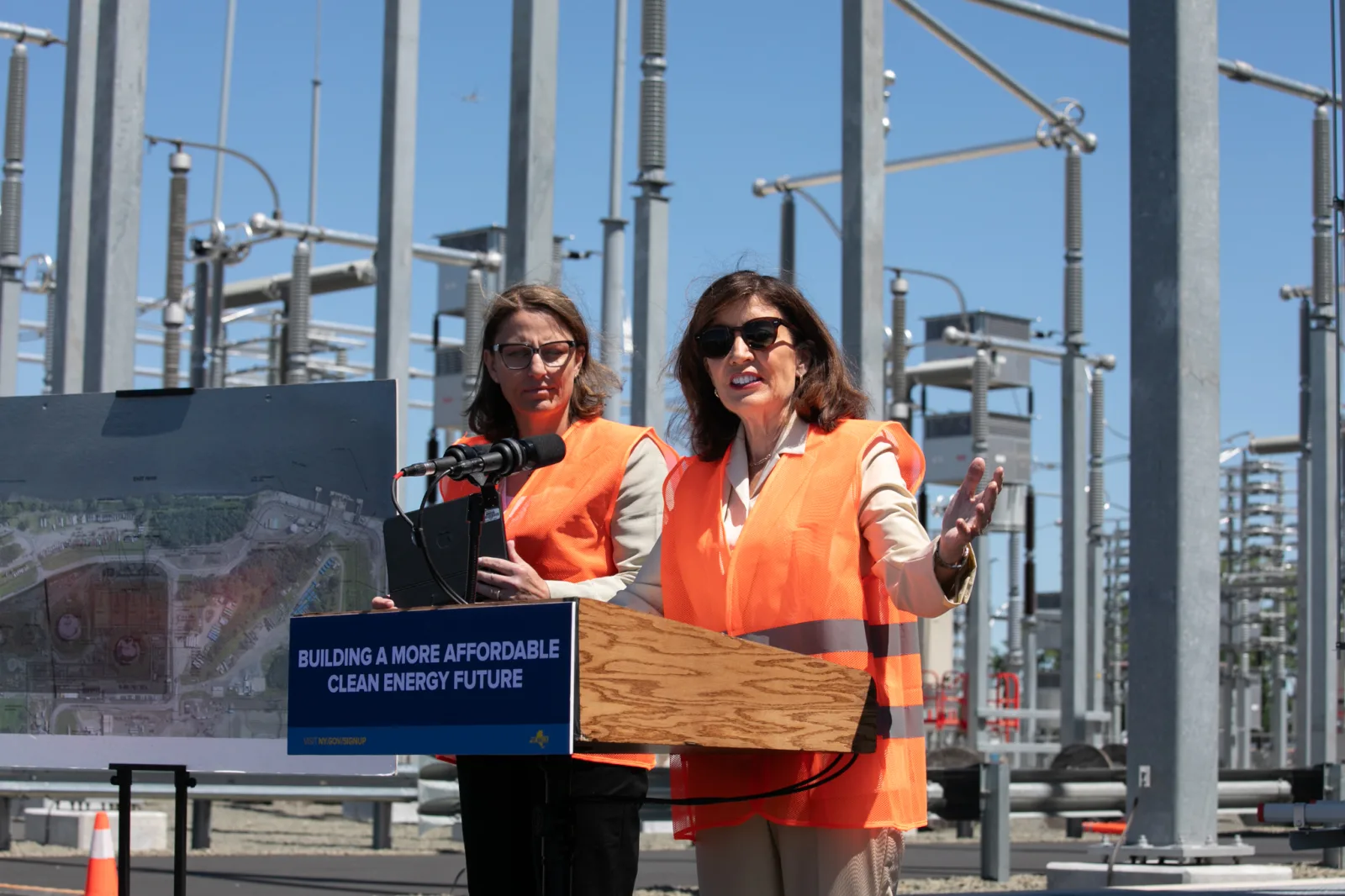 New York Enacts One-Year Moratorium on Large Data Centers Over Environmental Concerns