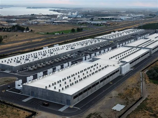 New York Halts Construction of Large Data Centers While Assessing Environmental Impact
