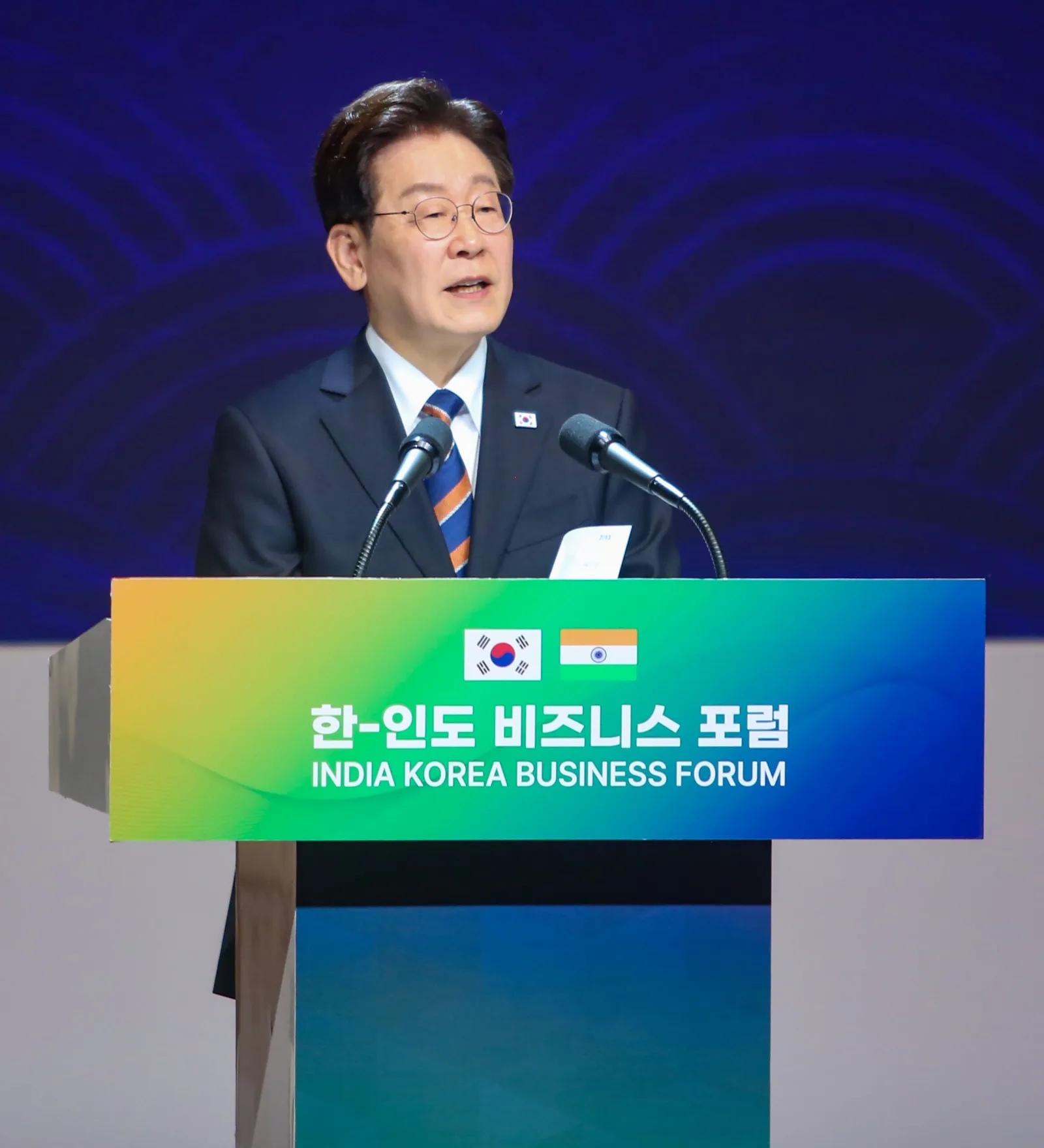 President Lee Urges Swift Progress on Semiconductor and AI Investment Projects