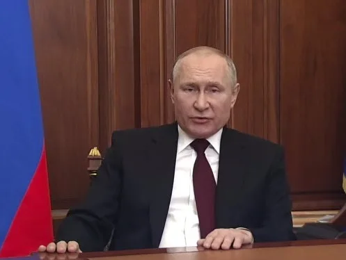 Russian Cruise Missile Strikes Hit Western Ukraine Near Polish Border, Poland Elevates Defenses