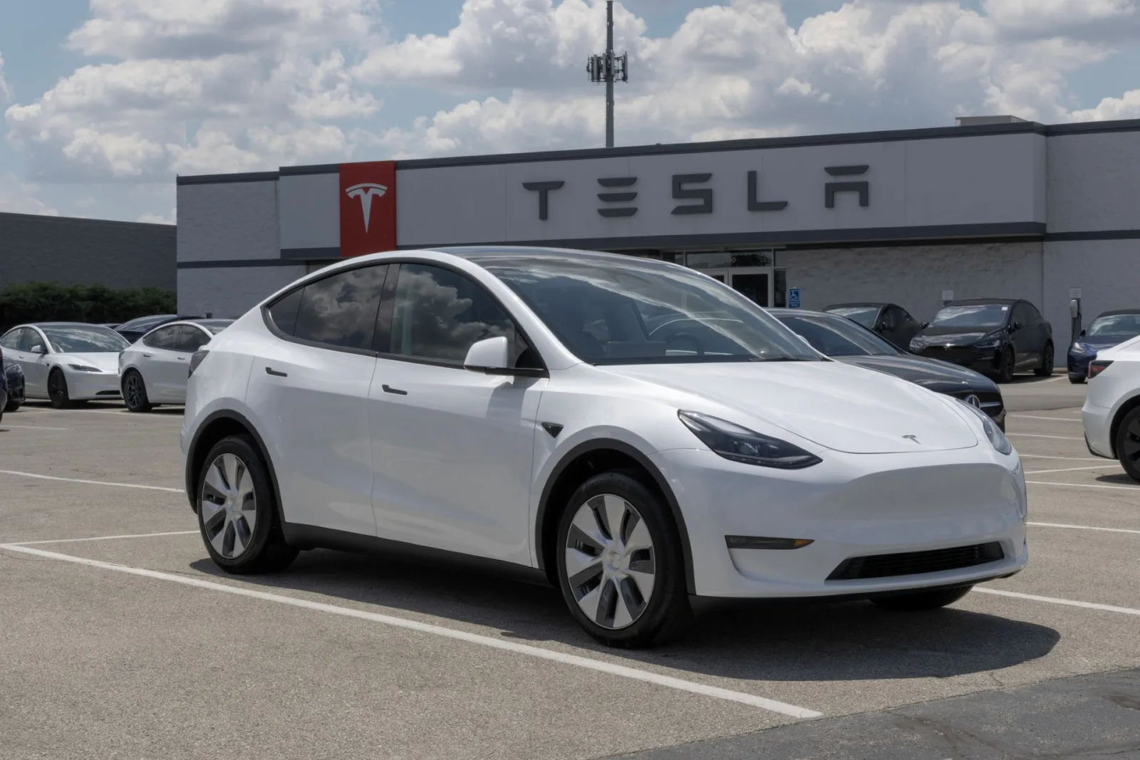 Tesla Maintains U.S. EV Leadership as Hyundai Ioniq 5 Claims Third Place