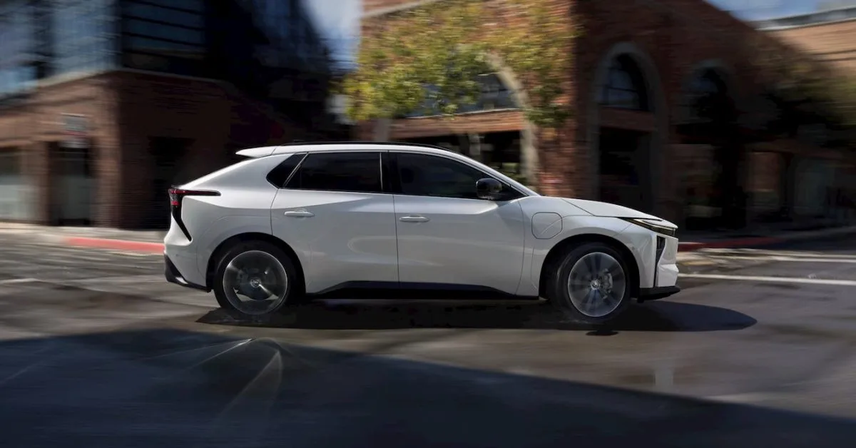 Toyota’s 2026 Electric SUV Surpasses Key Rivals with Over 17,500 US Sales
