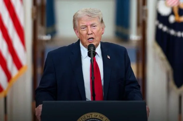 Trump Criticizes Federal Reserve for Keeping Interest Rates Steady Amid Record Investments