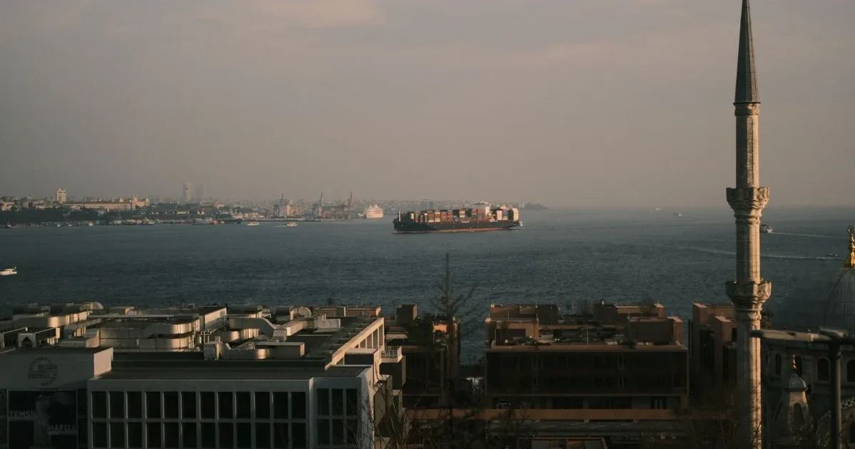 US to Impose 20% Toll and Reinstate Blockade in Strait of Hormuz Amid Heightened Iran Tensions