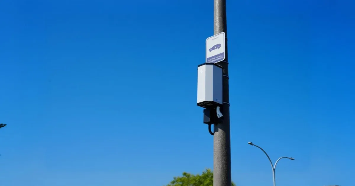 Voltpost Expands Lamppost EV Chargers Across Key US Cities with New Installation Partner