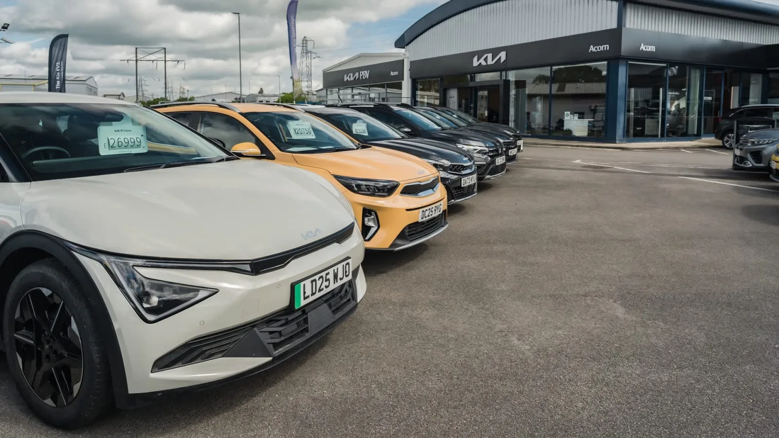 Global Electric Vehicle Sales Grow Despite Sharp Decline in North America After Incentives End